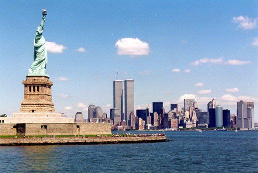 Freiheitsstatue un das World Trade Center