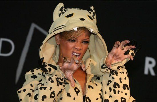 Rihanna im Raubkatzen Anzug