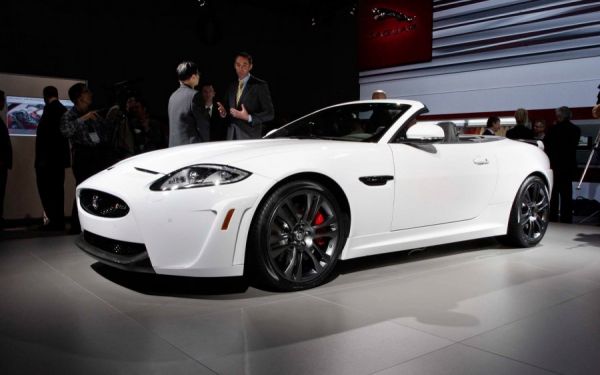Weißer Jaguar auf Automesse