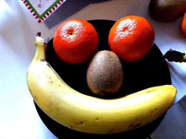 Obst sieht aus wie ein lachendes Gesicht